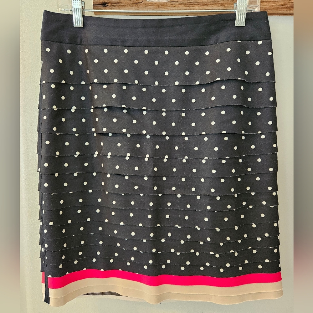 White House Black Market Tiered Black and White Polka Dot Pencil Skirt Sz 8